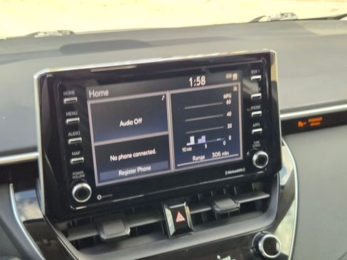 Used 2021 Toyota Corolla LE image 17