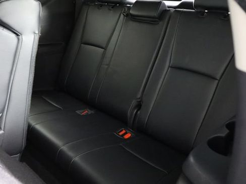 Used 2023 Toyota Highlander XLE FWD image 17