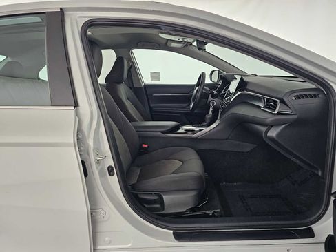 Used 2024 Toyota Camry LE image 10