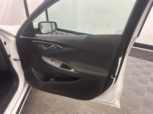 Used 2023 Chevrolet Malibu LT image 15