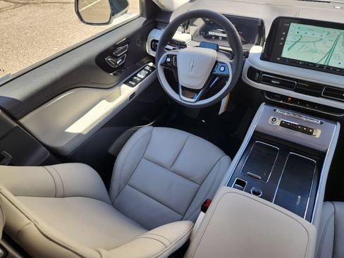 New 2026 Lincoln Aviator AWD image 10