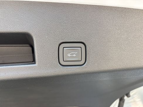 New 2026 Chevrolet Traverse RS w/ LPO, Floor Liner Package FWD image 21