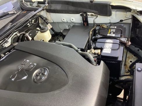 Used 2021 Toyota Tacoma SR5 w/ Technology Package AWD/4WD image 22