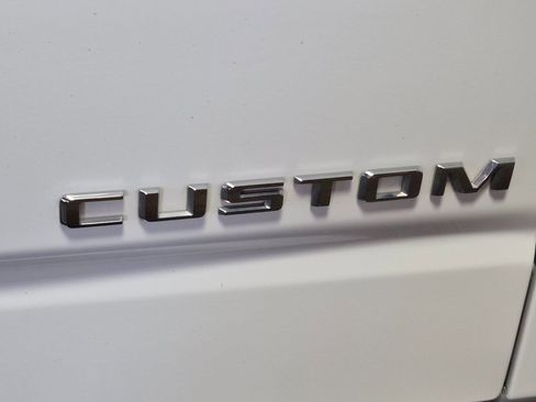 Used 2022 Chevrolet Silverado 1500 Custom image 9