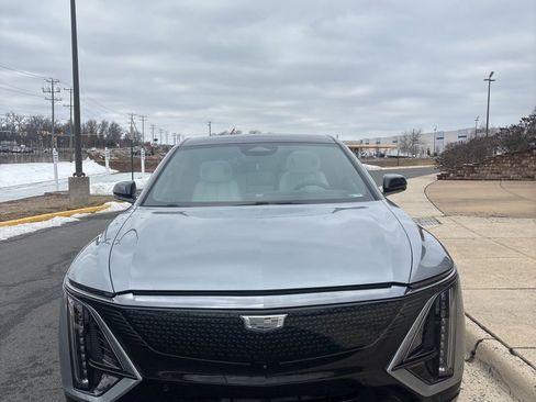 Certified 2024 Cadillac Lyriq Sport image 3