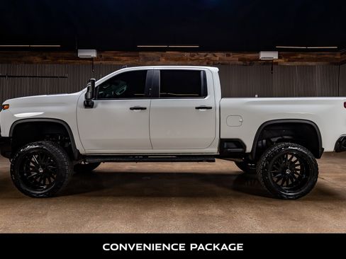 Used 2023 Chevrolet Silverado 2500 Custom w/ Custom Convenience Package image 5