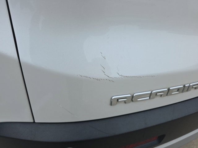 Used 2018 GMC Acadia SLT w/ LPO, Floor Liner Package FWD image 9