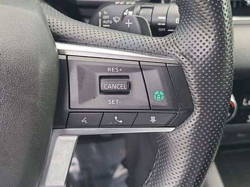 Used 2024 Mitsubishi Outlander SE AWD/4WD image 25