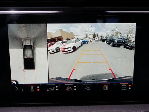 Used 2024 GMC Sierra 2500 AT4 w/ Technology Package AWD/4WD image 15