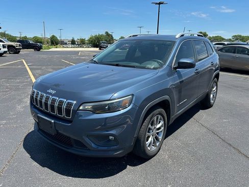 Used 2020 Jeep Cherokee Latitude Plus w/ Comfort/Convenience Group FWD image 7