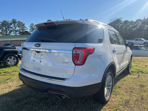 Used 2018 Ford Explorer XLT w/ Equipment Group 202A AWD/4WD image 6