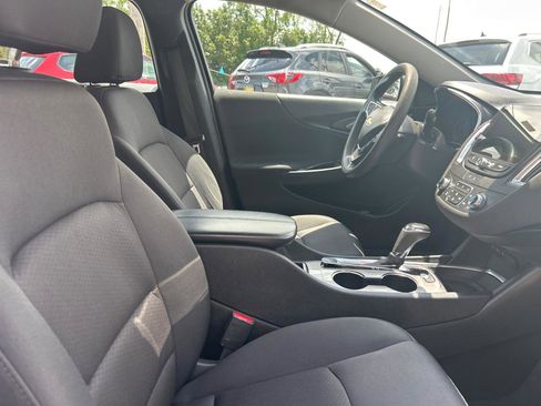 Used 2020 Chevrolet Malibu LT FWD image 23
