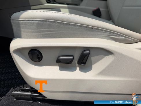 Used 2023 Volkswagen Atlas SE w/ Panoramic Sunroof Package AWD/4WD image 19