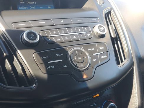 Used 2018 Ford Focus SE image 29