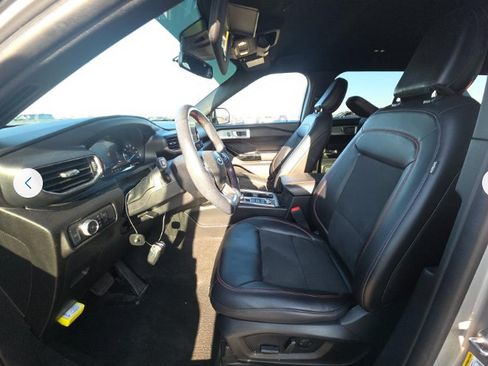Used 2022 Ford Explorer ST-Line w/ Class IV Trailer Tow Package AWD/4WD image 5
