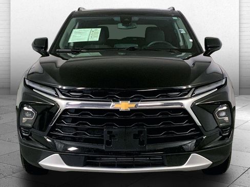 Used 2025 Chevrolet Blazer LT w/ Convenience Package AWD/4WD image 2