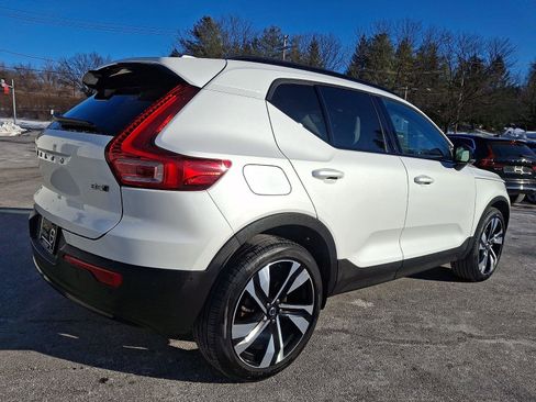 Certified 2024 Volvo XC40 B5 Plus w/ Protection Package Premier image 6