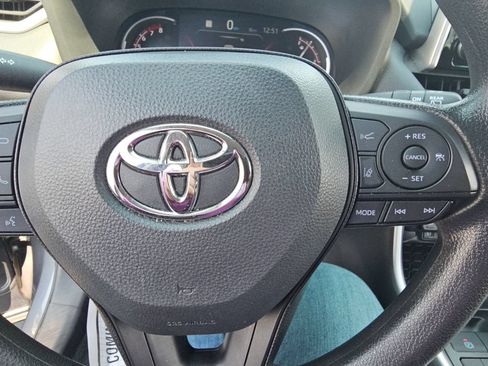 Certified 2025 Toyota RAV4 XLE AWD/4WD image 12