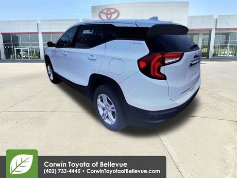 Used 2024 GMC Terrain SLE AWD/4WD image 4