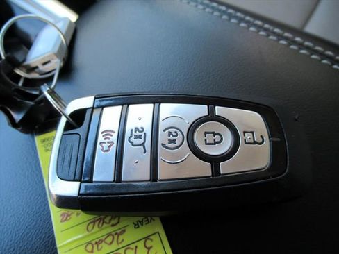 Used 2020 Ford Explorer Limited image 30