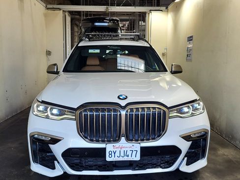 Used 2022 BMW X7 M50i AWD/4WD image 2