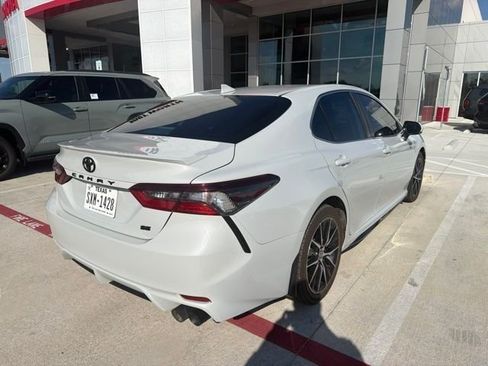 Used 2023 Toyota Camry SE w/ Convenience Package FWD image 8