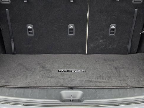 Certified 2026 Nissan Pathfinder SL w/ SL Premium Package FWD image 10