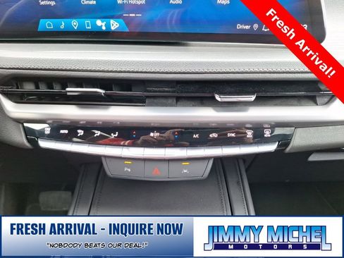 Used 2024 Cadillac XT4 Premium Luxury image 11