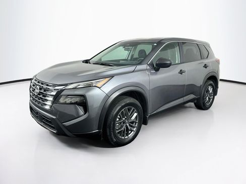 Used 2025 Nissan Rogue S FWD image 3
