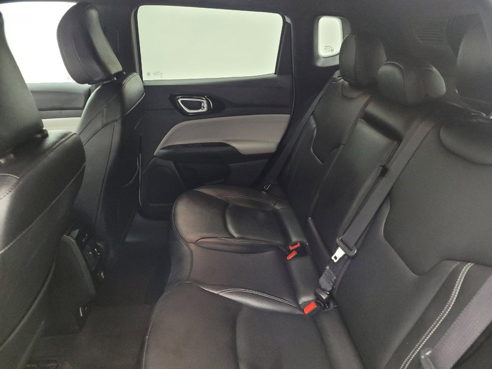 Used 2025 Jeep Compass Limited AWD/4WD image 18
