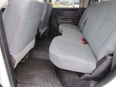 Used 2018 RAM 3500 Tradesman w/ Chrome Appearance Group image 17