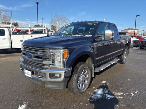 Used 2017 Ford F250 Lariat w/ Chrome Package image 7