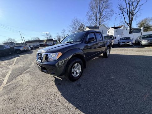 Used 2012 Nissan Frontier SV image 19