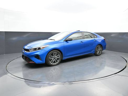 Used 2023 Kia Forte GT-Line w/ GT-Line Premium Package FWD image 5