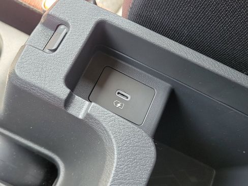 New 2025 Nissan Versa SR w/ Trunk Package image 16