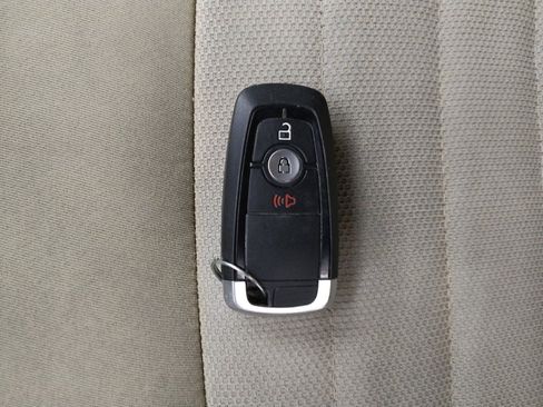 Used 2021 Ford Edge SE FWD image 32