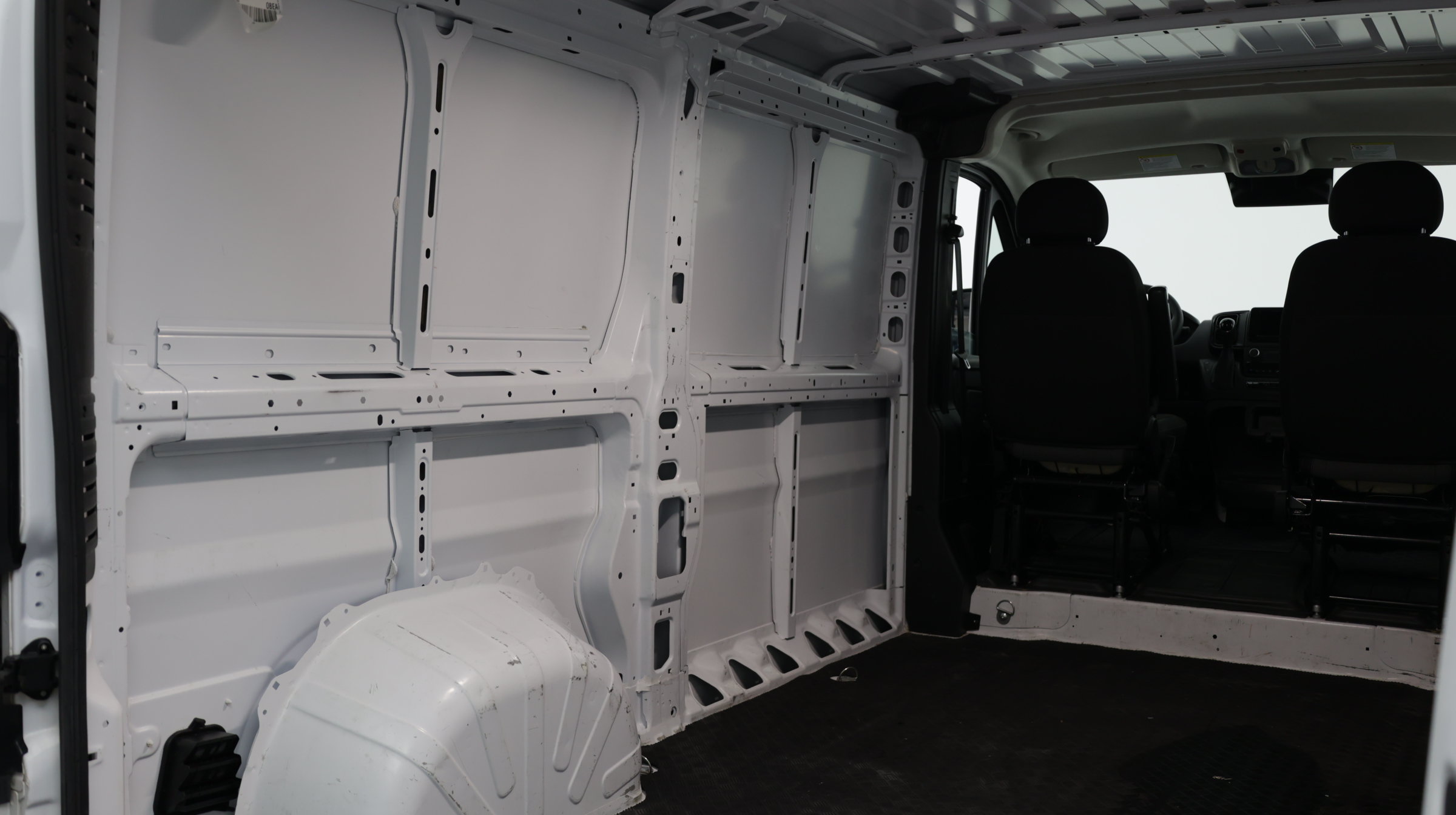 Used 2025 RAM ProMaster 2500 w/ Convenience Group FWD image 31