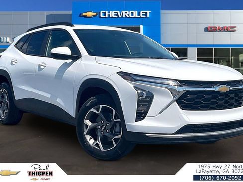 New 2026 Chevrolet Trax LT w/ Driver Confidence Package FWD image 1
