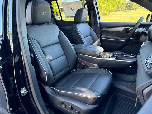 New 2026 Buick Enclave Sport Touring w/ Power Package FWD image 51