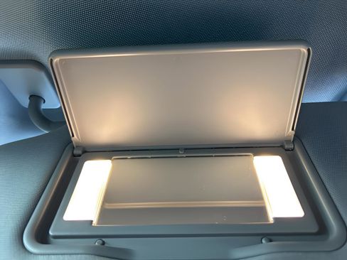 Used 2021 Ford Explorer XLT w/ Equipment Group 202A image 26