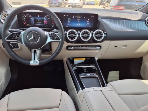Used 2025 Mercedes-Benz GLA 250 image 11