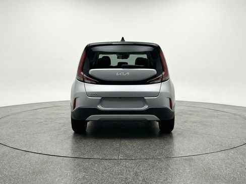 Used 2025 Kia Soul LX w/ LX Technology Package FWD image 7