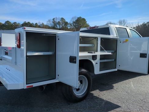 New 2026 GMC Sierra 3500 Pro w/ Convenience Package image 23