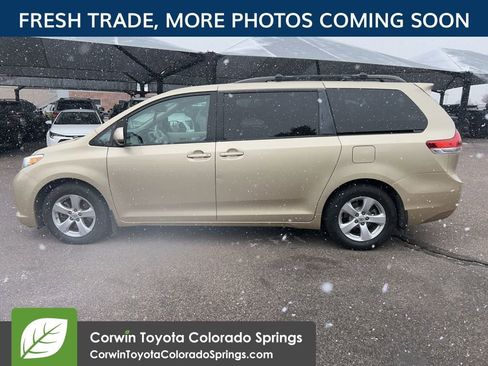 Used 2011 Toyota Sienna LE w/ Towing Pkg image 6