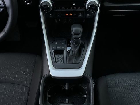 Used 2025 Toyota RAV4 XLE image 15