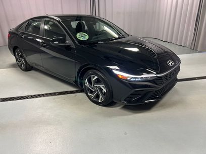 Used 2025 Hyundai Elantra SEL w/ Cargo Package