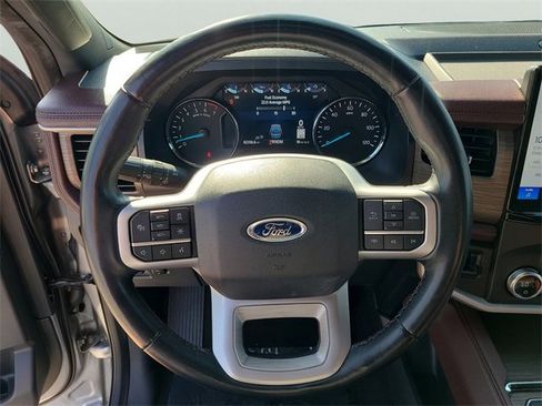 Used 2023 Ford Expedition Limited image 29