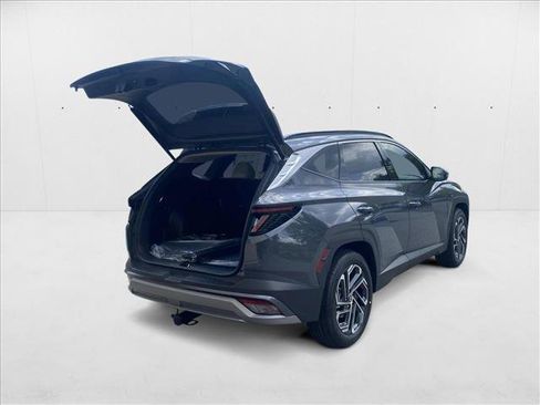 New 2025 Hyundai Tucson Limited image 8