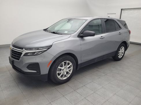 Used 2024 Chevrolet Equinox LS w/ LS Convenience Package FWD image 2