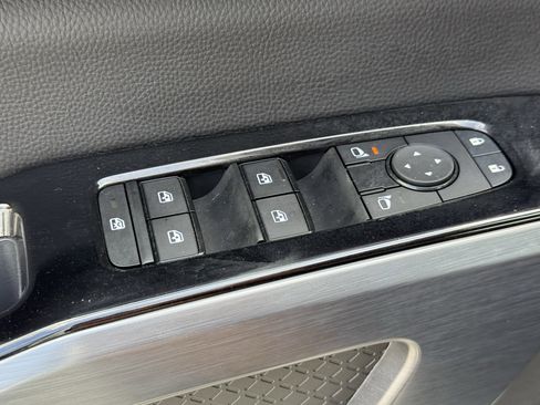 Used 2024 Nissan Pathfinder SL image 22